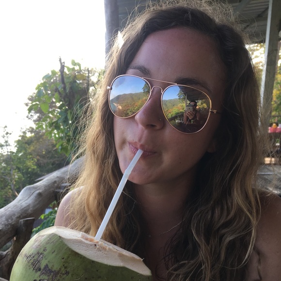 Meet Your Posher! - Picture 3 of 4